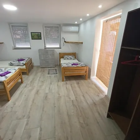 Marina I Sobe Luka Bukorovac