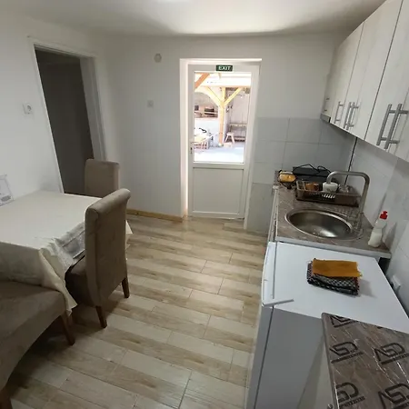 Marina I Sobe Luka Bukorovac