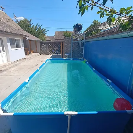 Marina I Sobe Luka Bukorovac