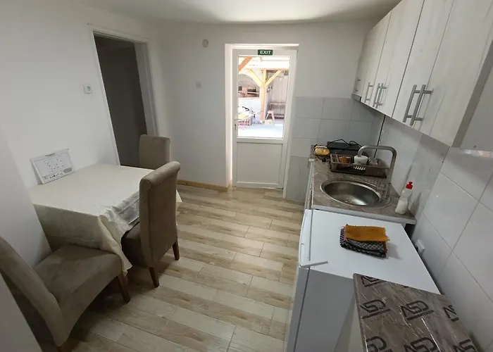 Marina I Sobe Luka Bukorovac