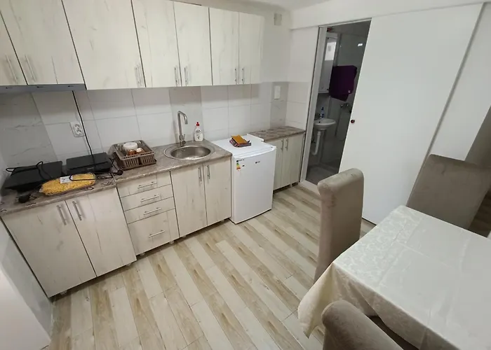 Marina I Sobe Luka Bukorovac